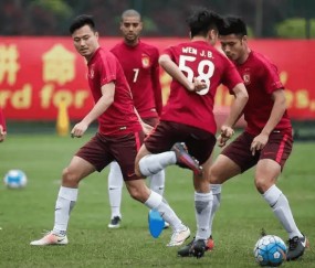 周六019德甲 科隆VS多特蒙德，专家最新比分预测