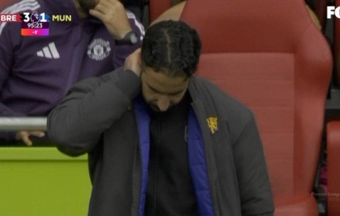 曝阿莫林已对曼联绝望，训练中崩溃无言独坐！高层对其支持恐为假