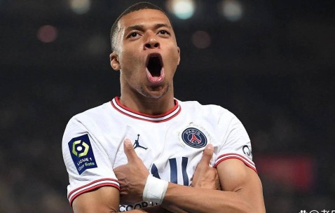 维尼修斯需正视自身定位，力压姆巴佩的梦想恐成泡影