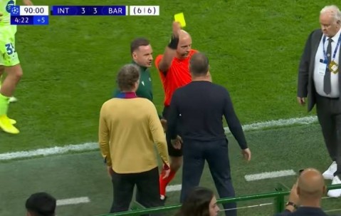 世体：弗里克和助手被罚款停赛，巴萨对处罚感到惊讶可能上诉