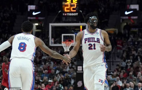 尽管有奢侈税压力 76人仍然想保留三巨头冲冠