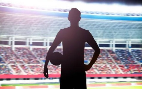 太阳报：前英格兰&amp;英超球星在机场被捕，机场乘客震惊不已