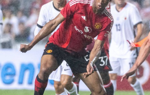 曼联4200万转会奇迹！阿莫林收获意外之财，卡雷拉斯成红魔救星