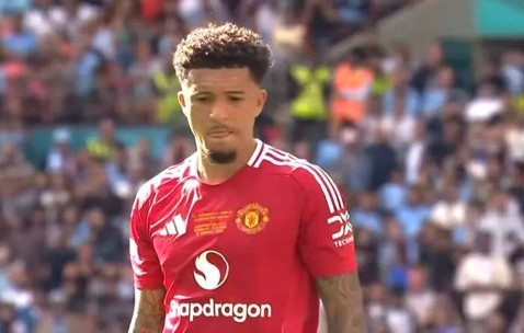 桑乔遭切尔西官宣退货否认不职业！曼联浪费1.2亿，曝其执意要打左边锋原因