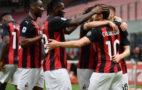 意甲争冠焦点：那不勒斯主场冲榜首，卡利亚里客场掀韧性风暴！